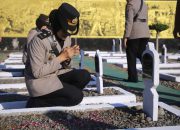 Peringati Hari Jadi ke-77, Polwan Polres Madiun Gelar Ziarah Rombongan di Taman Makam Pahlawan