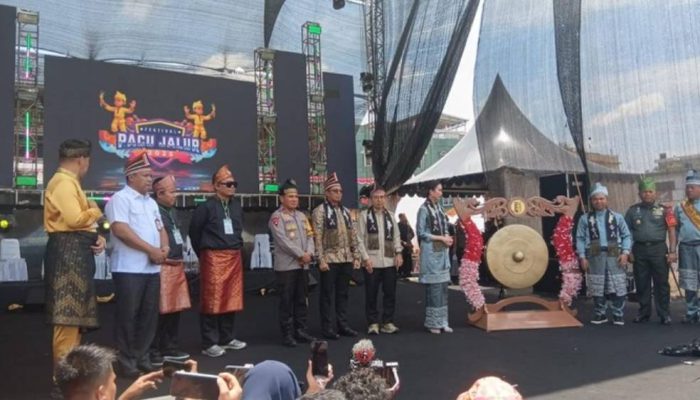 Pacu Jalur Resmi Dibuka Menteri Pariwisata, Kapolda Riau Ikut Hadir