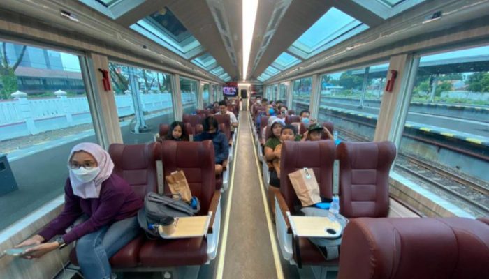 Kereta Panoramic KAI Catat Lonjakan Penumpang Sepanjang 2025