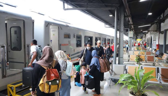 KAI Hadirkan Promo Tiket Spesial Sambut HUT ke-80, Tiket Mulai Rp80 Ribu