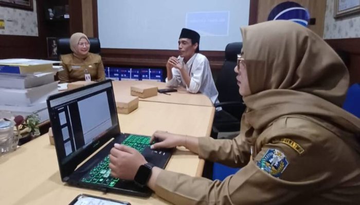 Peringati Right to Know Day, Komisi Informasi Jatim Nobatkan 15 Desa sebagai ‘Desa Terang’