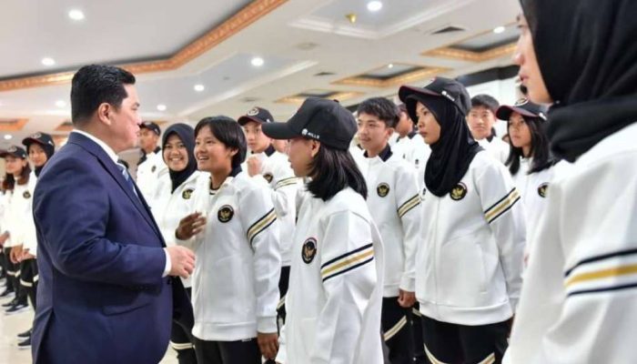 Menpora Tekankan Profesionalisme Atlet Saat Lepas Timnas ke AYG dan ISG 2025