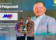 Eri Palgunadi Raih Best CMO 2025 untuk Kategori Logistik & Kurir