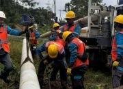 Direktur Utama PLN Serahkan Bantuan Pascabencana di Aceh Tamiang