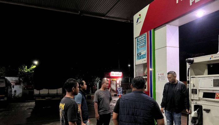 Polres Lamongan Lakukan Pengecekan Dugaan Pertalite Tercampur Air di SPBU Babat