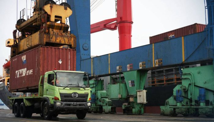 Tumbuh 6 Persen, Arus Peti Kemas TPK Ternate Tahun 2025 Capai 63.923 TEUs