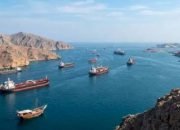 Iran Tutup Selat Hormuz, Harga Minyak Global Langsung Terkerek 7 Persen