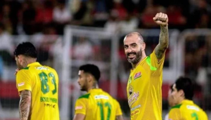 Tampil Disiplin, Persebaya Curi Tiga Poin di Markas Malut United