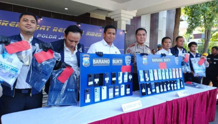 Polda Jatim Bongkar Sindikat Penipuan Online ‘Skema Segitiga’ Nasional, 11 Tersangka Diringkus