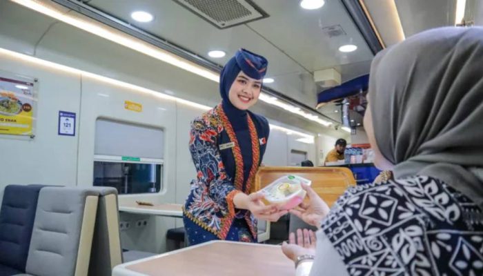 Menu Khas Banyuwangi Resmi Hadir di Empat Rute KA, Penumpang Sambut Positif