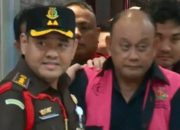 Korupsi Program MBG, Tiga Eks Petinggi BGN Termasuk Dadan Hindayana Ditahan