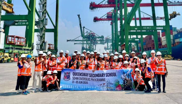 Pelajar Singapura Belajar Sistem Pelabuhan Digital dan Ramah Lingkungan di Teluk Lamong