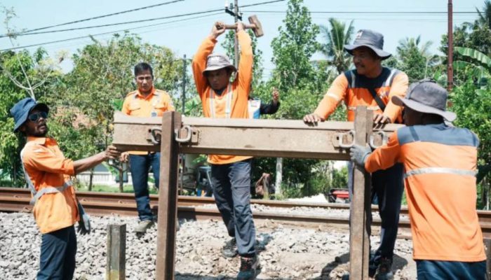 Tekan Risiko Kecelakaan, KAI Daop 9 Jember Tutup 11 Perlintasan Liar