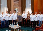 Gubernur Khofifah Terima Pengurus JMSI Jatim di Kantornya