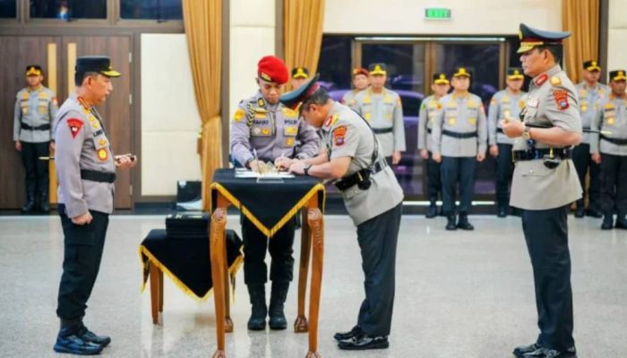 Kapolri Lantik Enam Kapolda Baru, Penyegaran Organisasi Perkuat Kinerja Polri