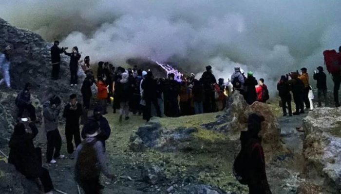 BKSDA Banyuwangi Pasang Panic Button di Bibir Kawah Ijen untuk Tingkatkan Keamanan