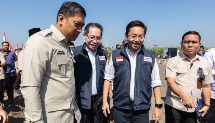 Dukung Ketahanan Pangan, STAPA Center dan HKTI Bantu Petani dengan Alat Pertanian Modern