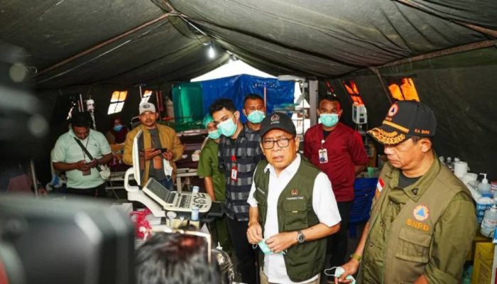 Tangani Korban Gempa, Menko PMK Pastikan RS Lapangan Segera Dibuka di Manggarai