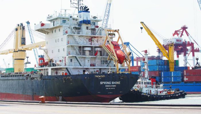 Terminal Teluk Lamong Tambah E-RTG, Perkuat Kapasitas TPK Nilam Ramah Lingkungan