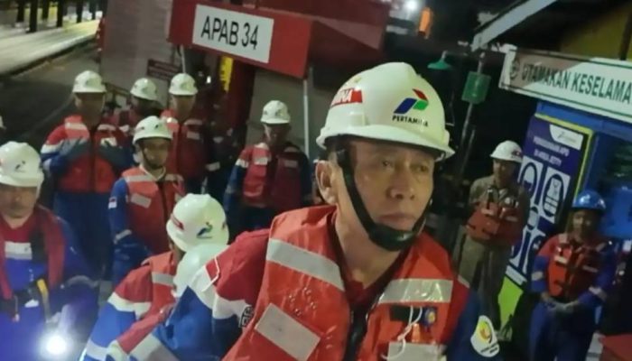 Komut Pertamina Apresiasi Pekerja Malam Saat Tinjau IT Tanjung Wangi