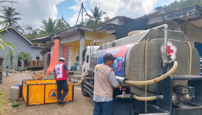 BPBD Malang Salurkan 1 Juta Liter Air Bersih di Tengah Kekeringan