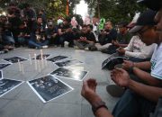 Jurnalis Hilang di Selat Sunda, Wartawan Surabaya Doa Bersama
