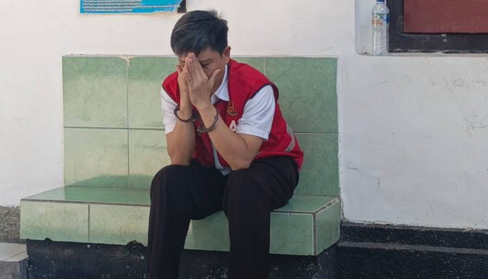 Jan Leon Akui Perbuatan dalam Sidang Pencabulan Anak di PN Surabaya