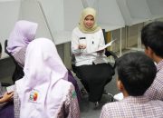 Sofie Mellyani, Guru SMAN 4 Surabaya Juara 1 Terpujilah GURU Telkomsel