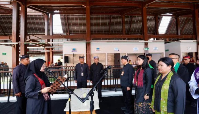 Lantik 68 Pejabat Banyuwangi, Ipuk Tekankan Inovasi dan Pelayanan Publik