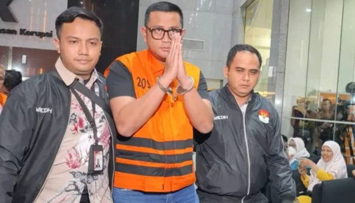 Dugaan Suap Audit BPK Rp5 Miliar, KPK Geledah Rumah Dinas Bupati Klaten